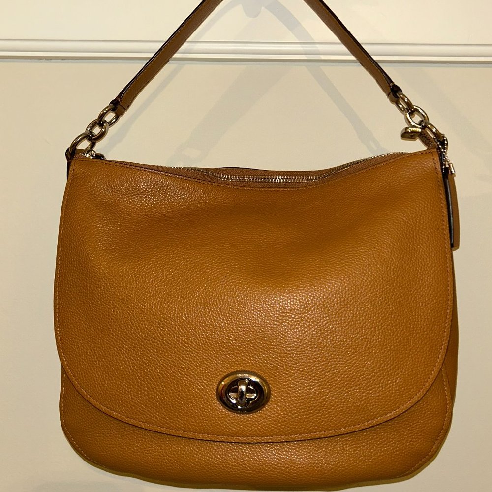 Coach Turnlock Hobo Leather Bag – Camel
